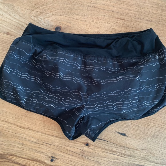 Nike Dri-fit Running Short Black Taupe Print Women’s M preloved - Picture 5 of 6